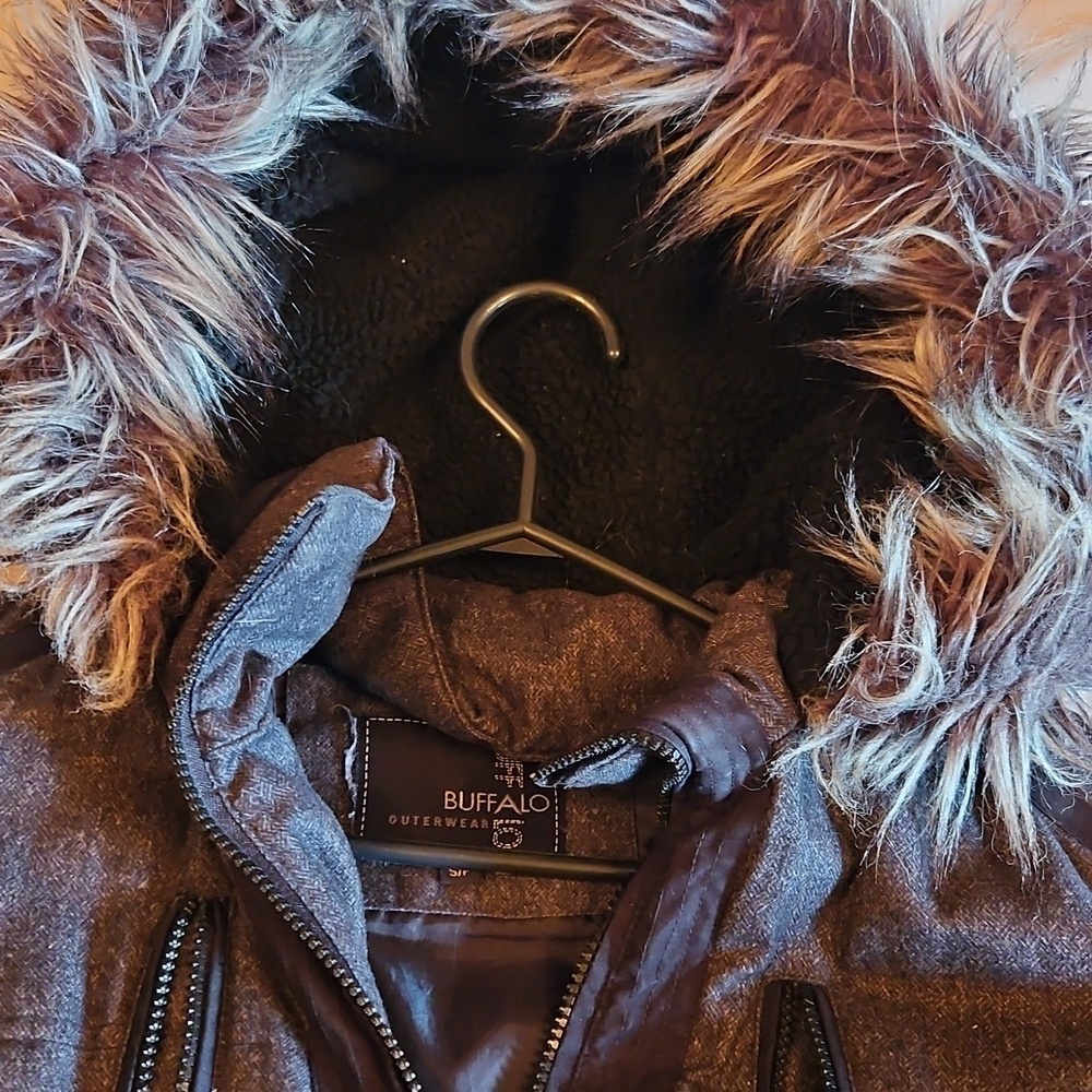 Women's Buffalo Gray Fur-Trimmed Hooded Jacket Size Small - Picture 3 of 9